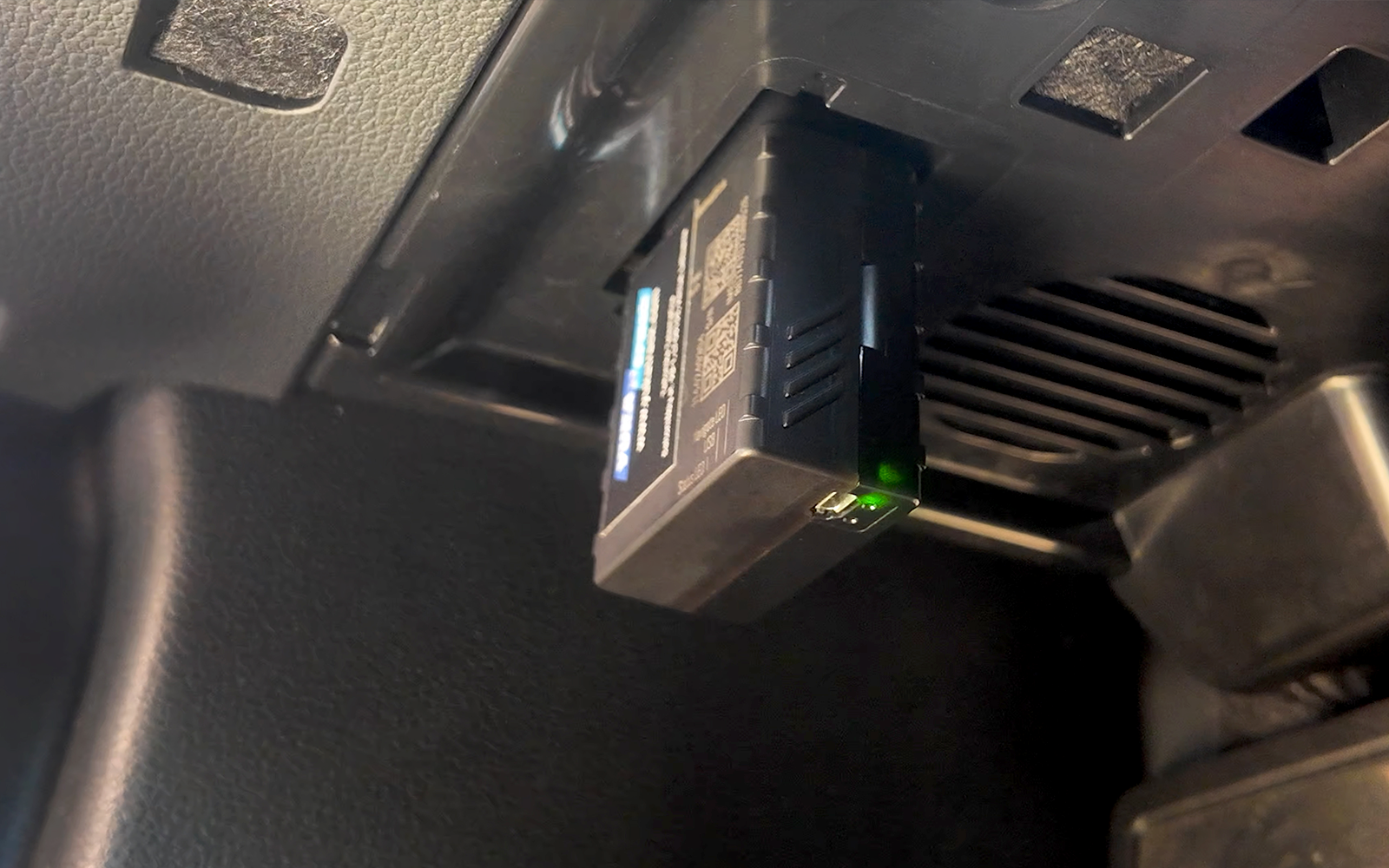 OBD2 Tracker anschließen